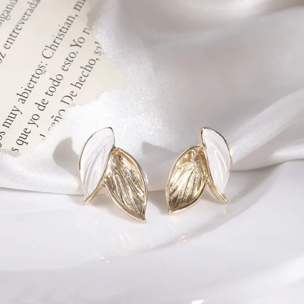 2024 New Y2K Aesthetic Hip Hop Punk Style Liquid Butterfly Zircon Earring for Woman Cool Metal Big Earrings Jewelry Wholesale - Image 8