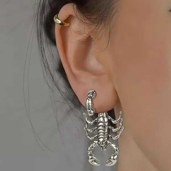 New Personalized Originality Design Scorpion Stud Earring Gothic Hip Hop Earring for Men Cartilage Pendants Punk Rock Jewelry