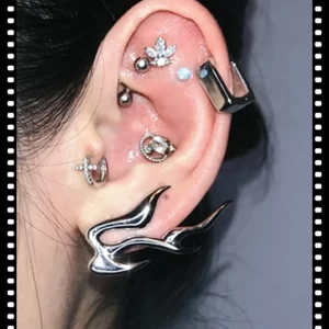Street Hip hop Silver Metal Personality Wild Cool Flame Shape Earrings Boys and Girls Fashion Nightclub Earrings Gift 2022 New