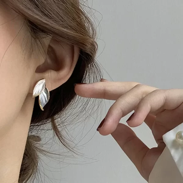 2024 New Y2K Aesthetic Hip Hop Punk Style Liquid Butterfly Zircon Earring for Woman Cool Metal Big Earrings Jewelry Wholesale - Image 10