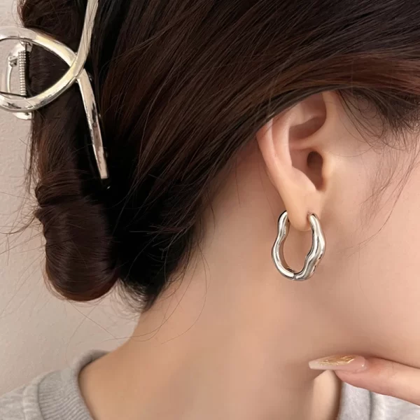 Personality Curve Metal Geometric Hoop Earrings For Women Minimalist Irregular U-Shape Ear Buckle Wedding Party Jewelry Gifts - Image 5